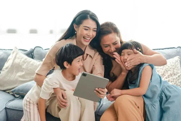 Đoàn tụ gia đình